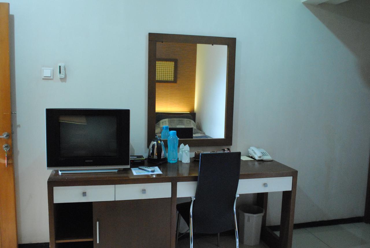 Hotel Wisata Baru Serang Exteriér fotografie